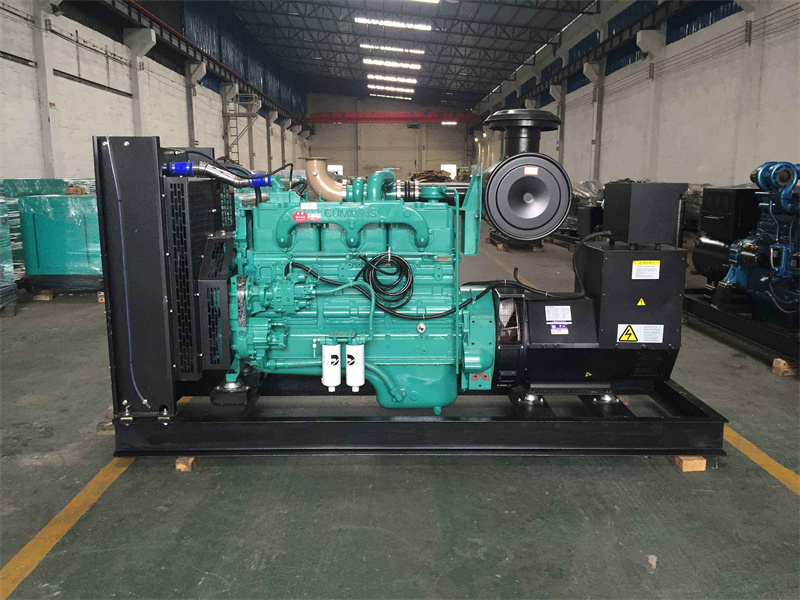 井陉如何判断一个电压表是否具有自动量程切换功能？