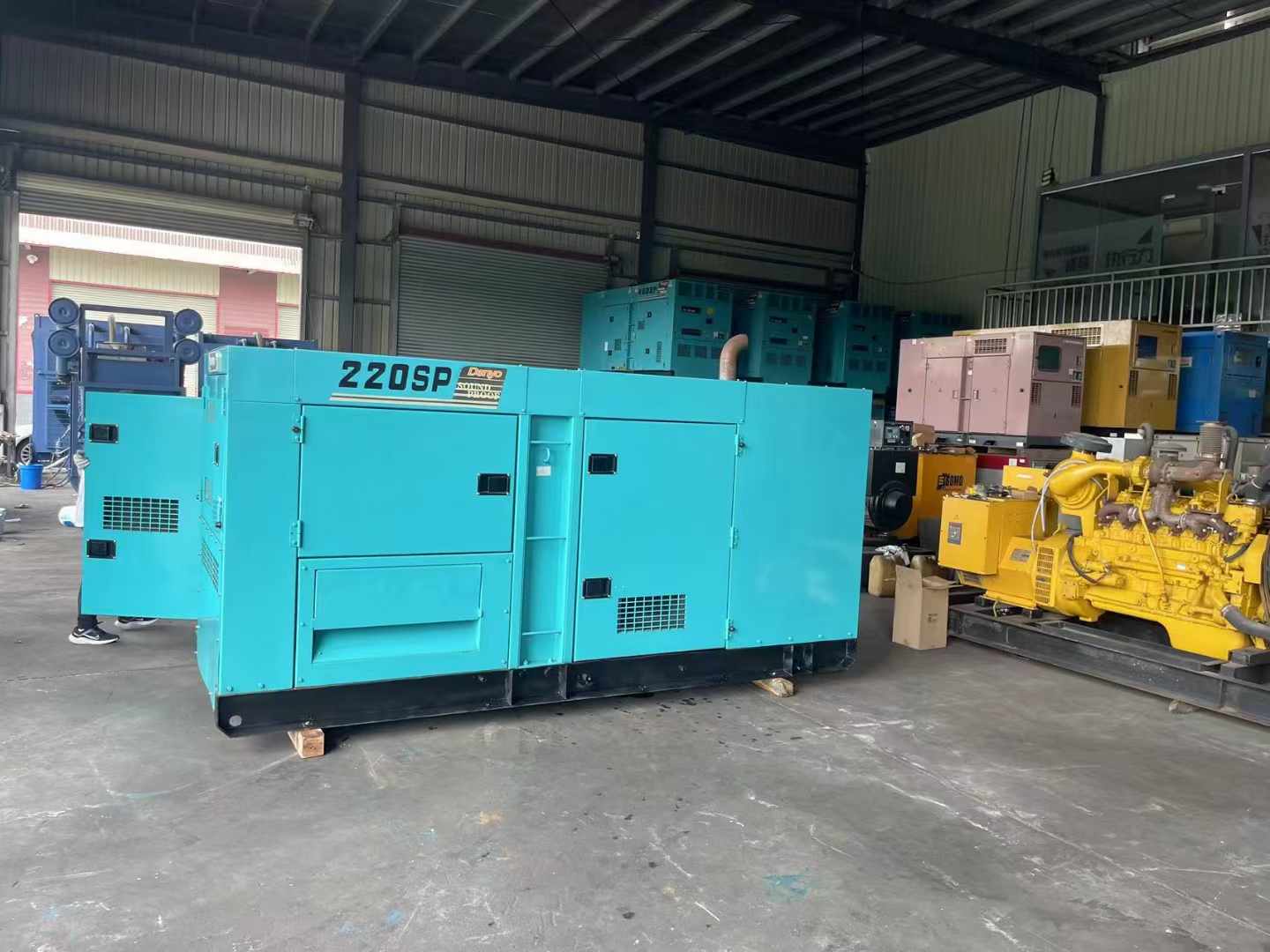 井陉柴油发电机组长期不间断运行时，如何监控其温度和压力？